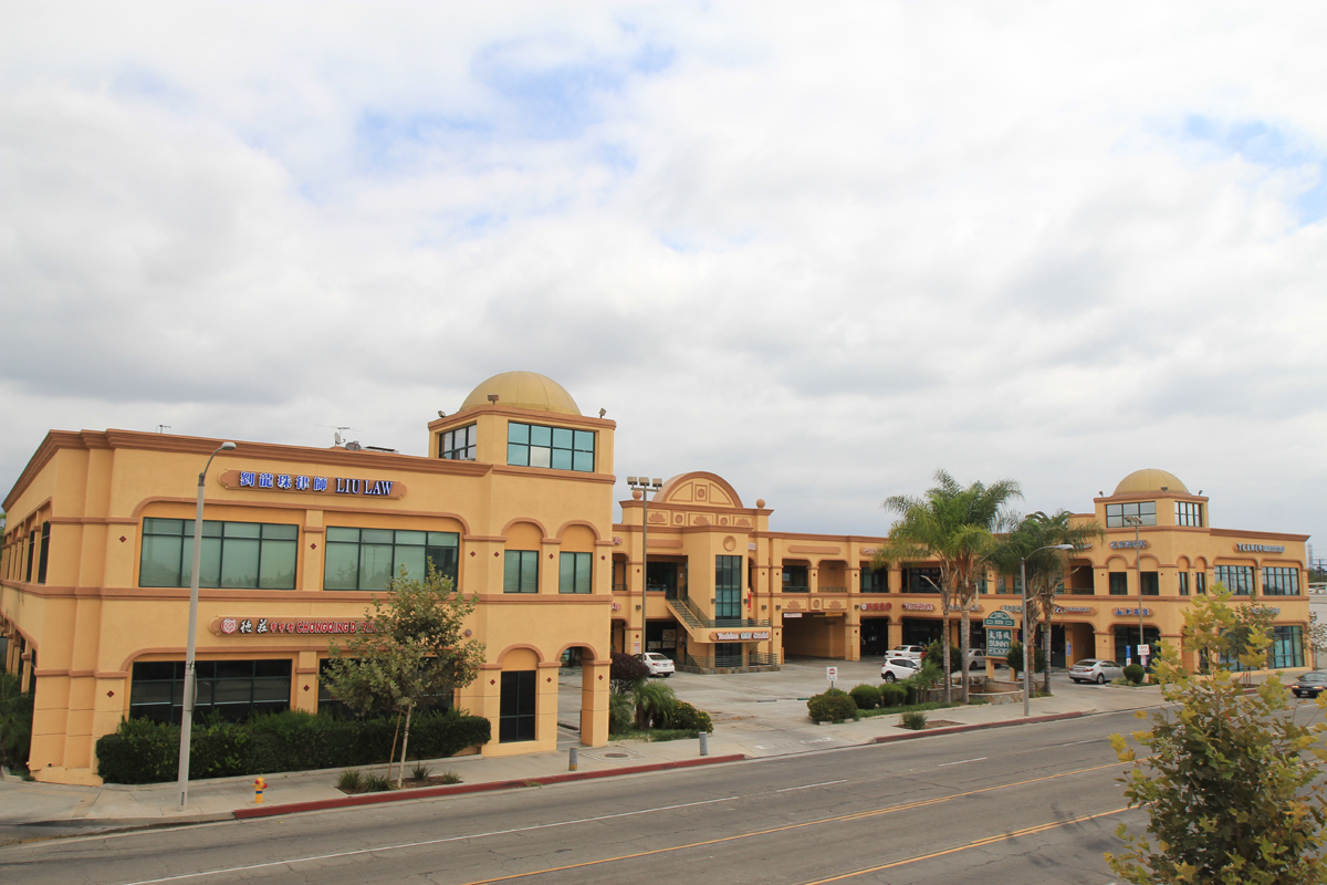 Sunny Plaza